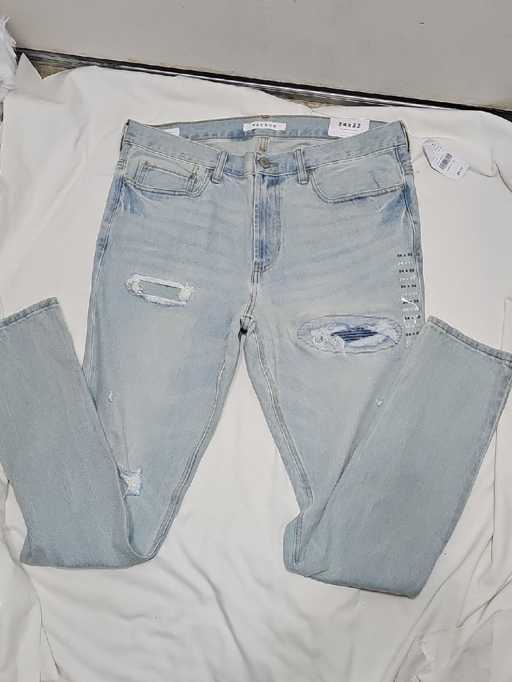 PACSUN Light Wash Distressed Jeans - STACKED SKINNY